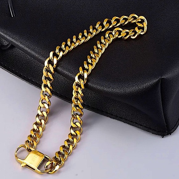 Chain Link Gold Plated Cuban Choker - Picture 6 of 10